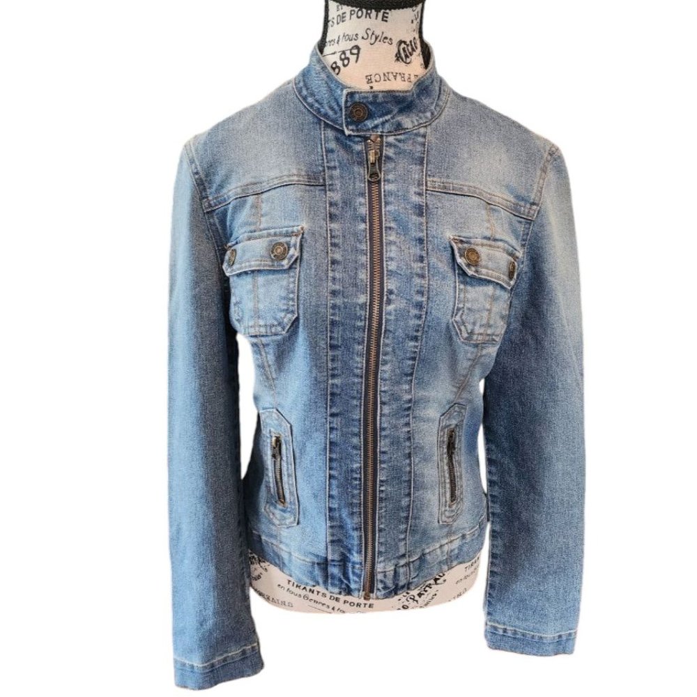GLO Jacket Women's Size M Blue Jeans Denim Zipp Pockets Faded